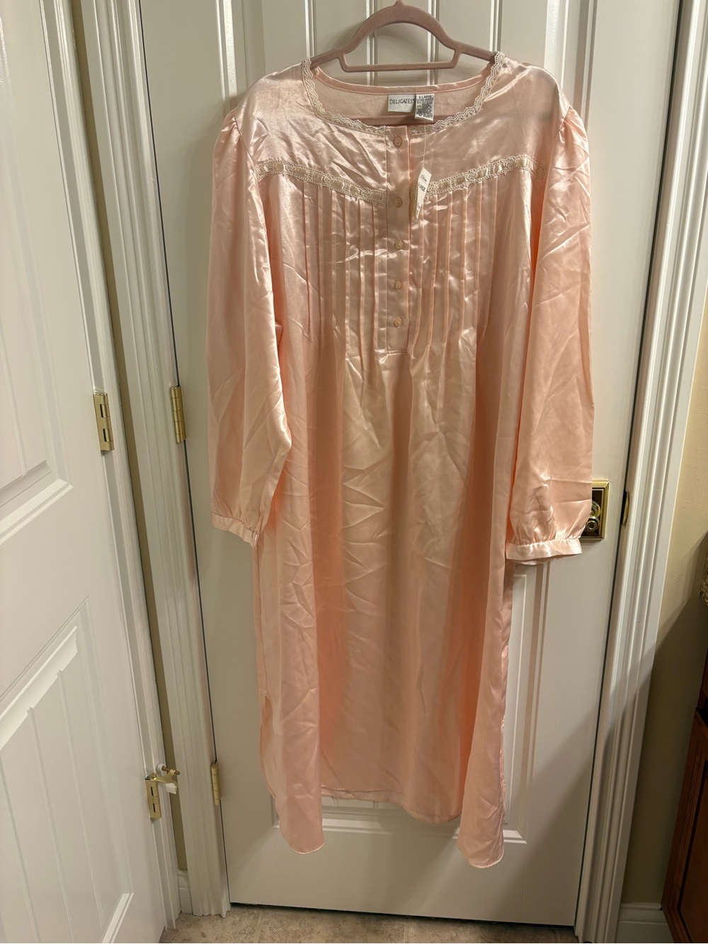 Delicates NWT Vintage Satin Long Sleeve Thick Satin Night Gown Soft Inside XL